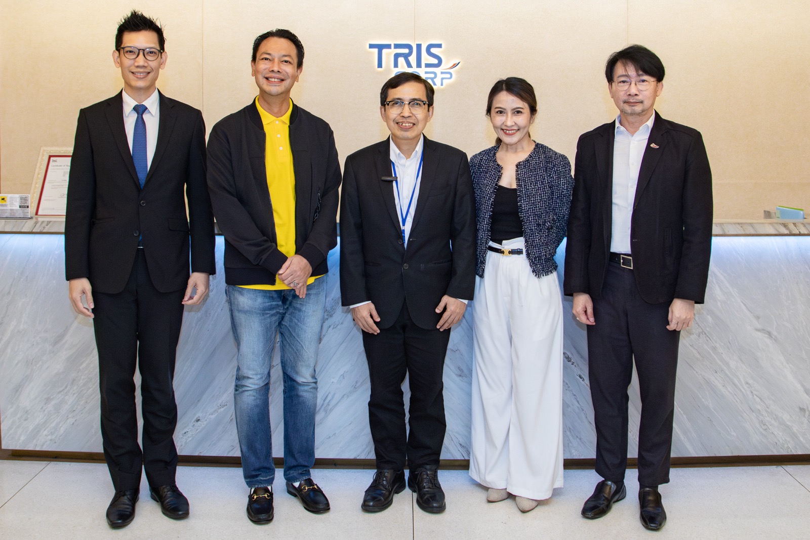 EXIM Thailand Congratulates New President of TRIS Corporation Limited