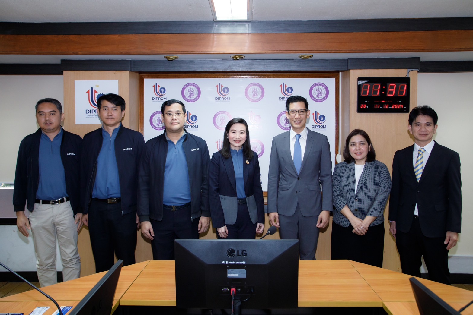 EXIM Thailand Congratulates New Director-General of the Department  of Industrial Promotion