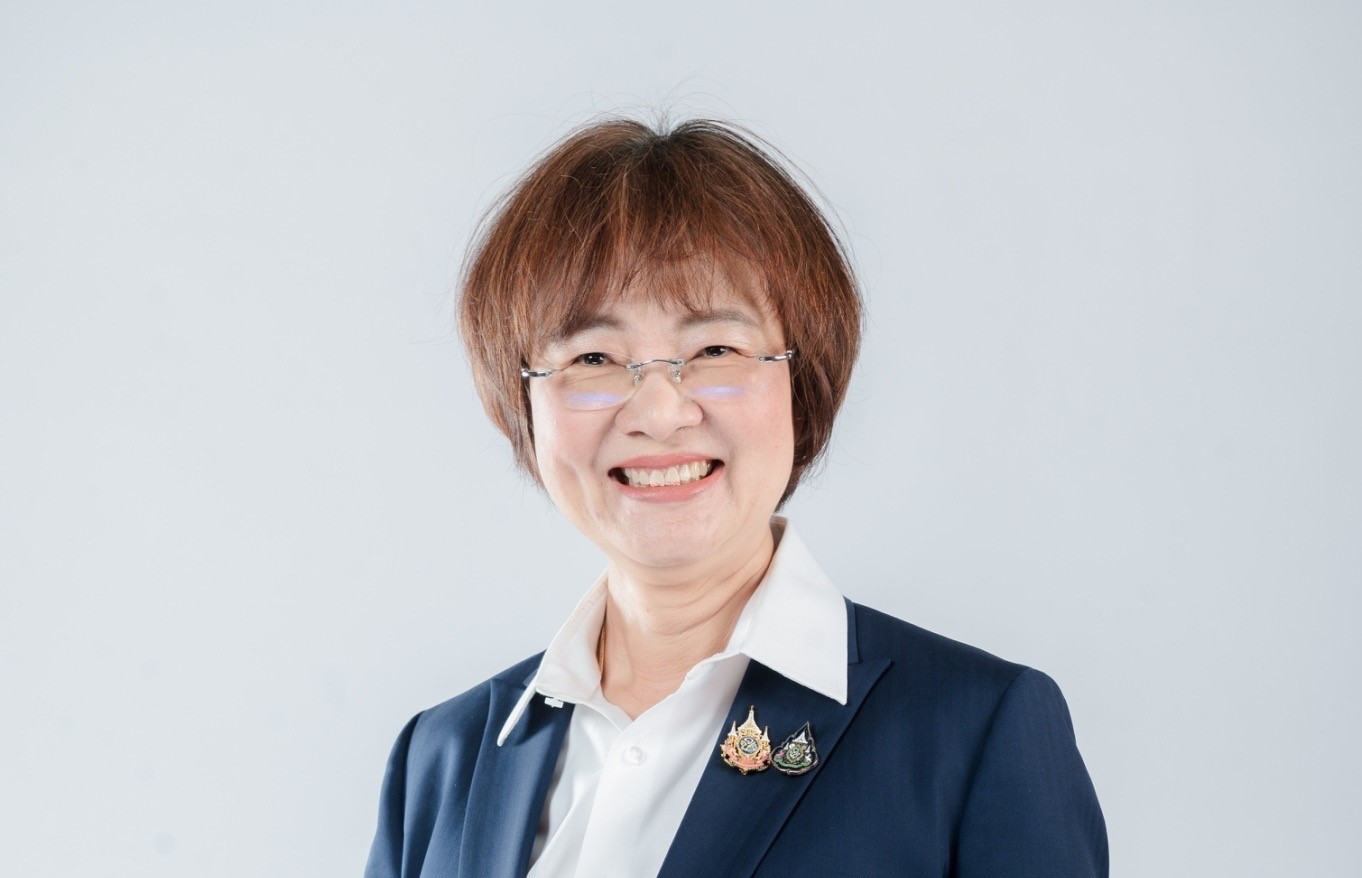 Miss Suksiri  Apinyanuwat