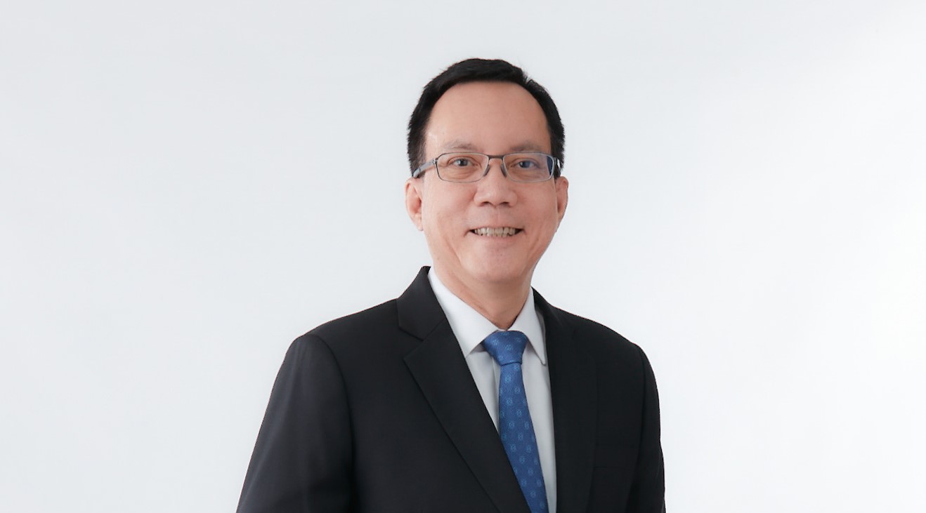 นายวโรทัย  โกศลพิศิษฐ์กุล