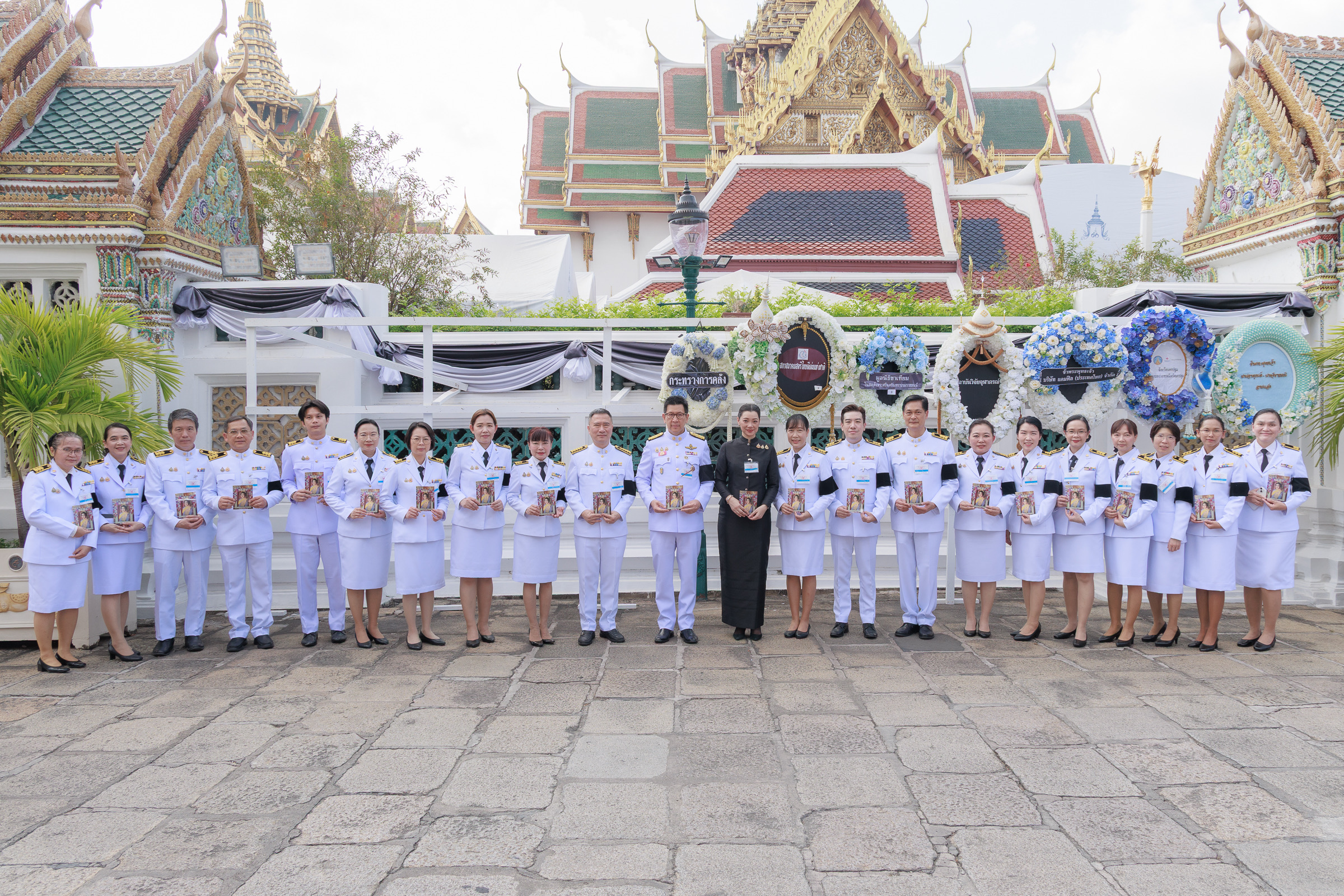 EXIM BANK ร่วมพิธีธรรมสวดพระอภิธรรมพระบรมศพ สมเด็จพระนางเจ้าสิริกิติ์ พระบรมราชินีนาถ พระบรมราชชนนีพันปีหลวง