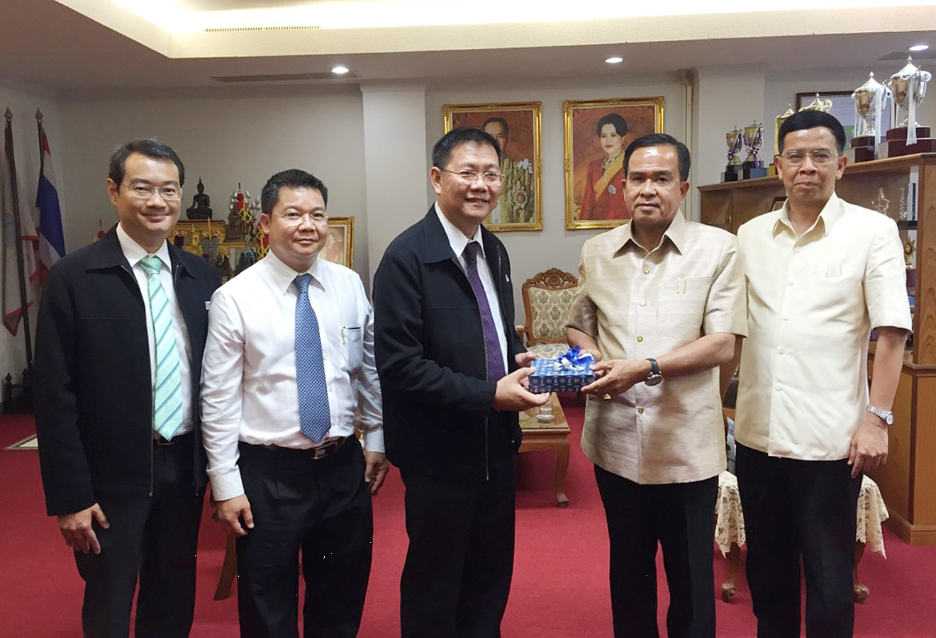 EXIM Thailand Visits Mukdahan Governor