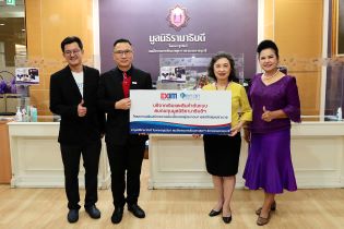 EXIM Thailand Donates Income from Sale of Products under  EXIM Strengthening Vulnerable Women Entrepreneurs Project  to Ramathibodi Foundation