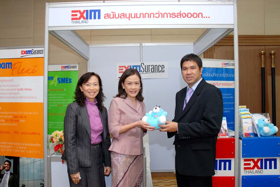 EXIM Thailand Opens Booth at SCB Trade Fair 2010