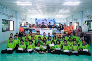 EXIM BANK ร่วมกับสมาคมกีฬายิงปืนรณยุทธแห่งประเทศไทย สนับสนุนทุนการศึกษาและอุปกรณ์การเรียน จ.กาญจนบุรี