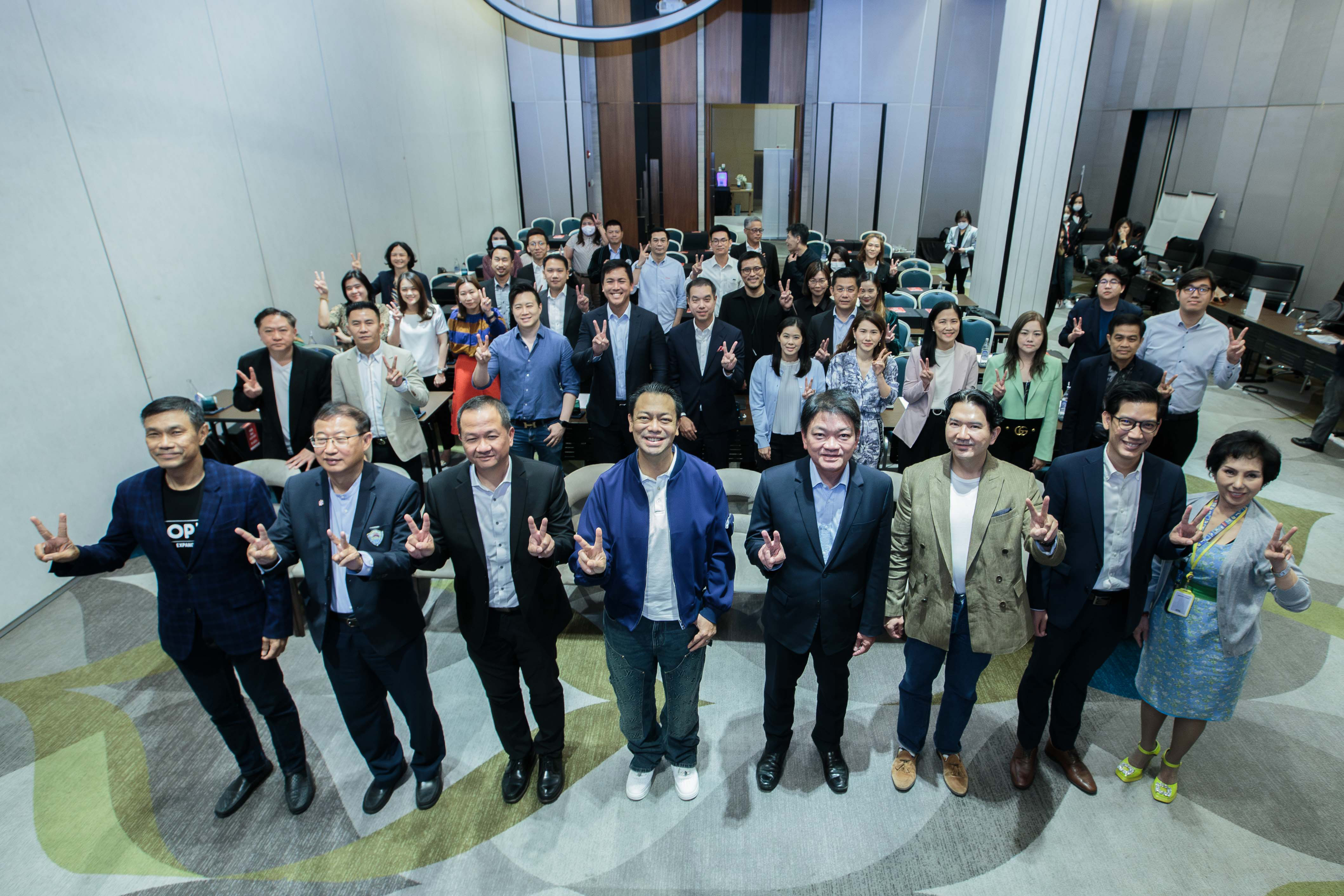 EXIM Thailand, TNSC, F.T.I., TCC and TBS  Organized Discussion on Skills and Attributes  for Successful Exporters in TOP X Executive Program Class 2