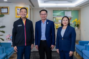 EXIM Thailand Congratulates Managing Director of SME D Bank