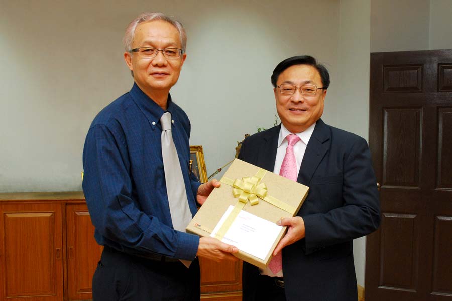 EXIM BANK ร่วมอวยพรปีใหม่แก่รองปลัดกระทรวงพาณิชย์