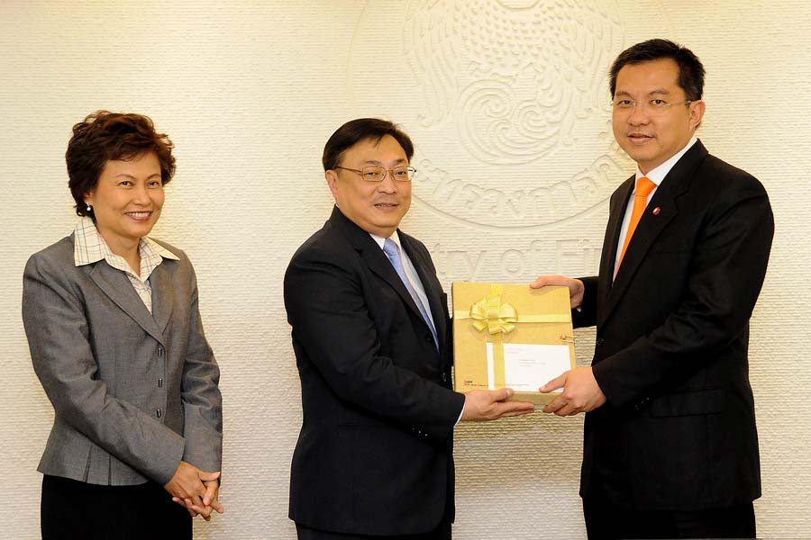 EXIM BANK ร่วมอวยพรปีใหม่รัฐมนตรีช่วยว่าการกระทรวงการคลัง