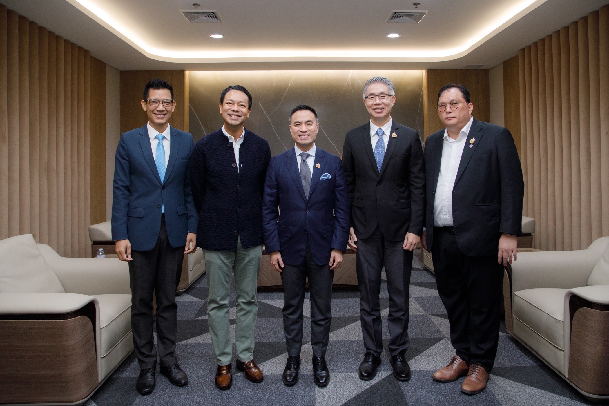 EXIM Thailand Extends New Year 2025 Greetings to Minister of Industry