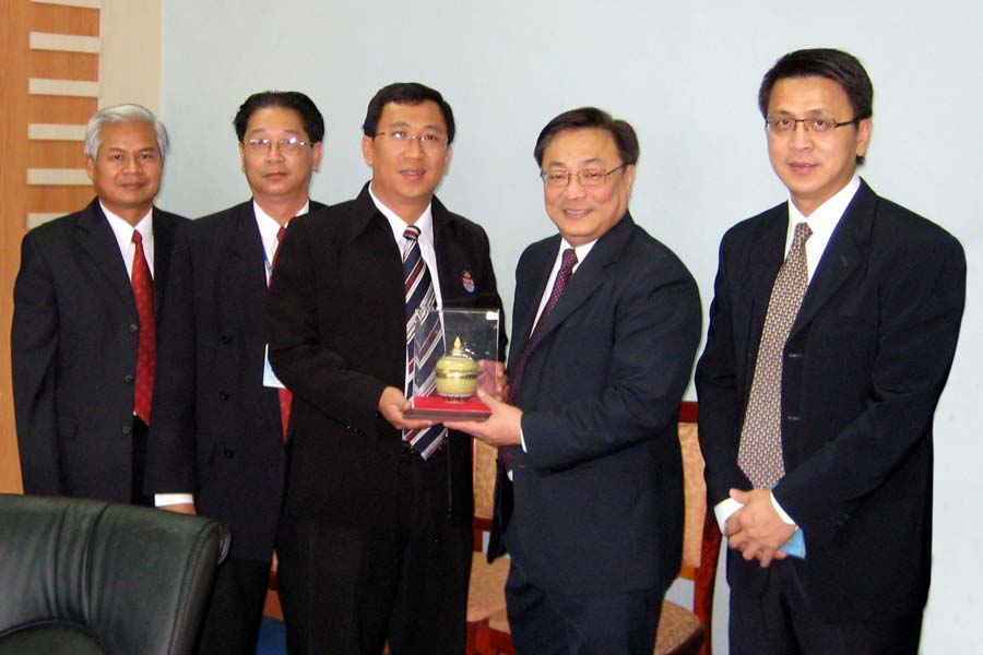 EXIM BANK พร้อมจับมือ BCEL ส่งเสริมการค้าไทย-สปป.ลาว