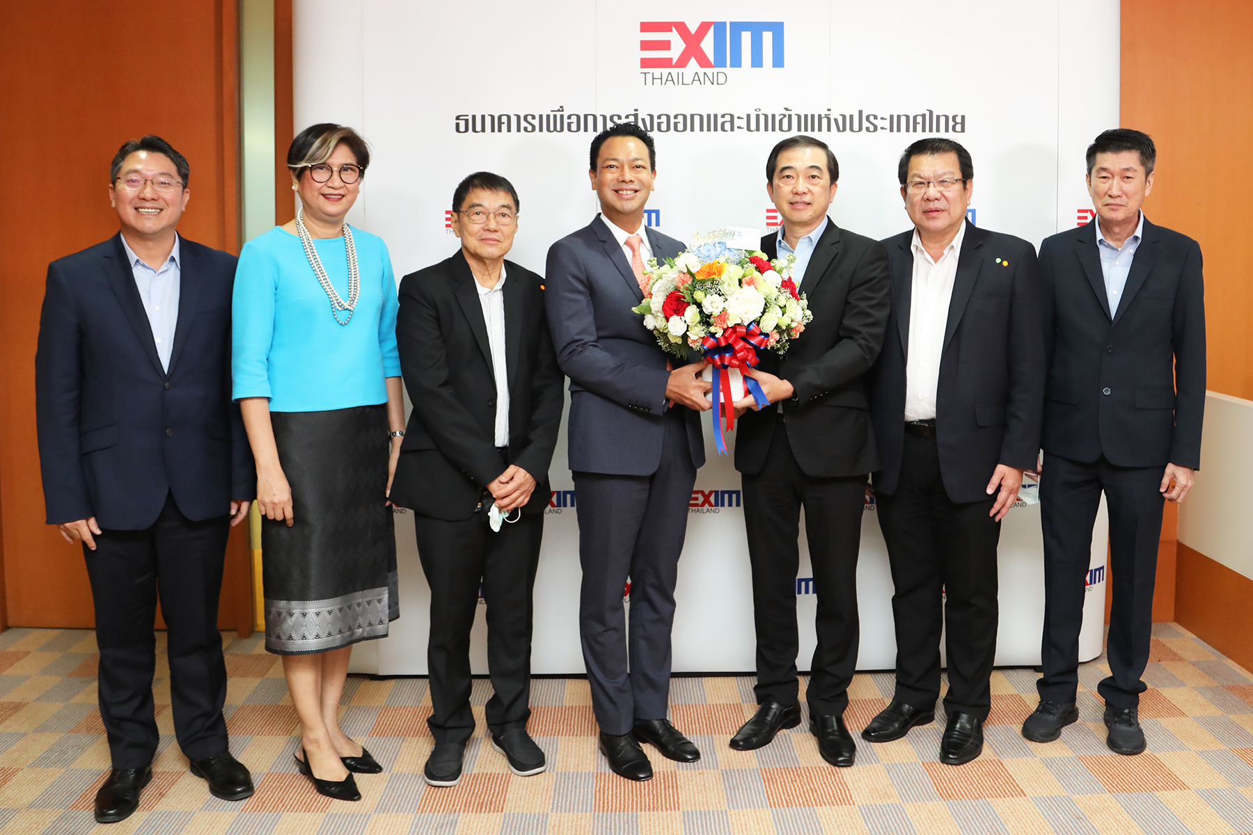 EXIM_กรรมการผจดการ_4.jpg