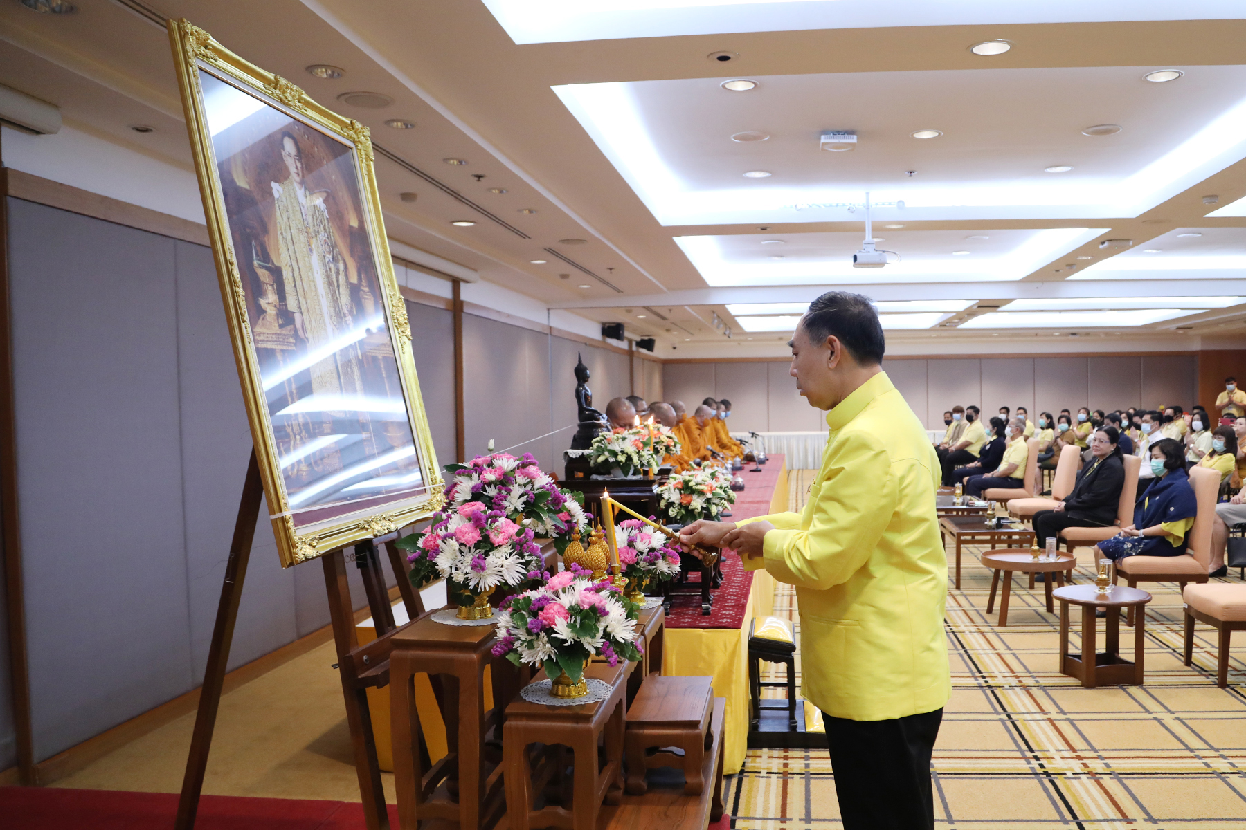 EXIM Thailand Holds Merit-making Ceremony on His Majesty King Bhumibol Adulyadej the Great’s Passing Anniversary