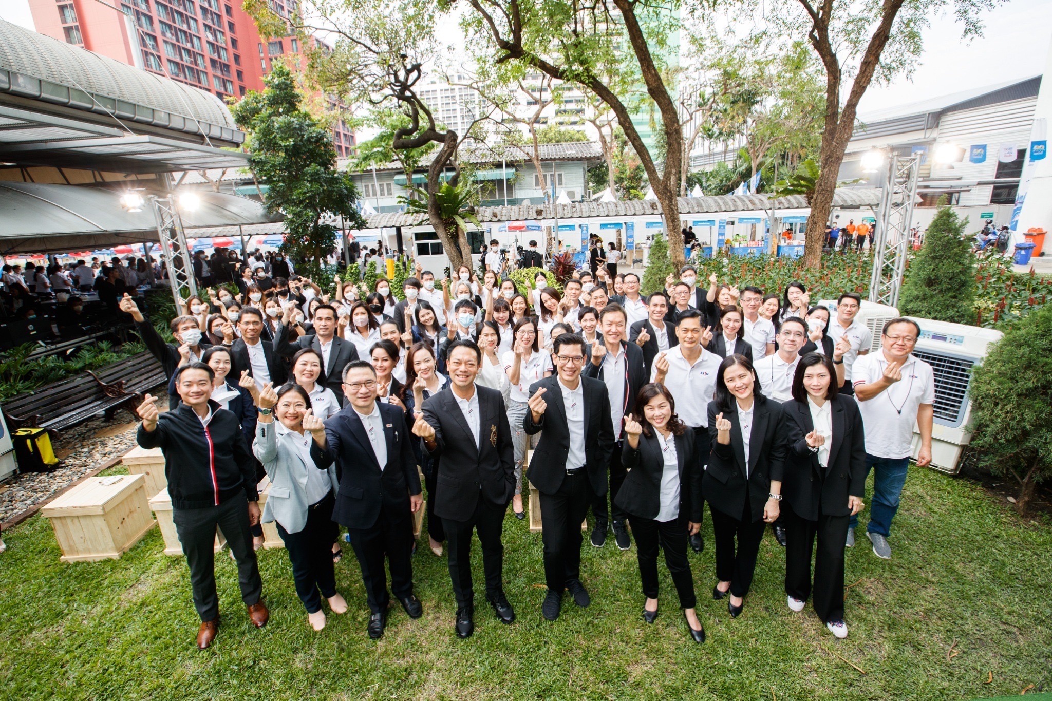 EXIM BANK จัดงานกรรมการผู้จัดการพบพนักงาน โอกาสฉลองครบรอบ 29 ปี ขอบคุณคนตัวเล็กและพนักงานที่ร่วมกันขับเคลื่อนการพัฒนาประเทศไทยอย่างยั่งยืน