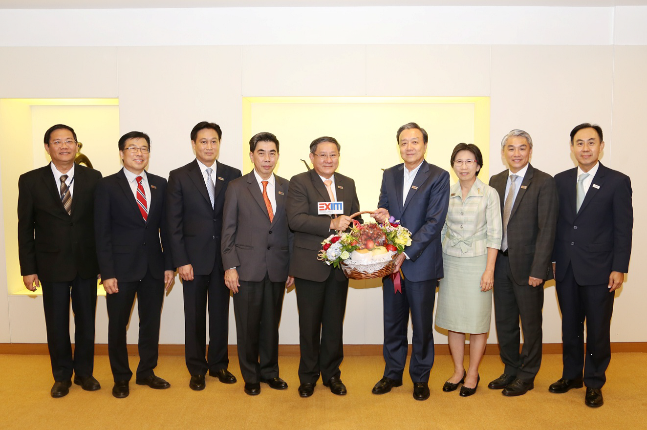 EXIM BANK ร่วมยินดีประธานกรรมการรับรางวัลชมเชยข้าราชการต้นแบบคนดีของแผ่นดิน