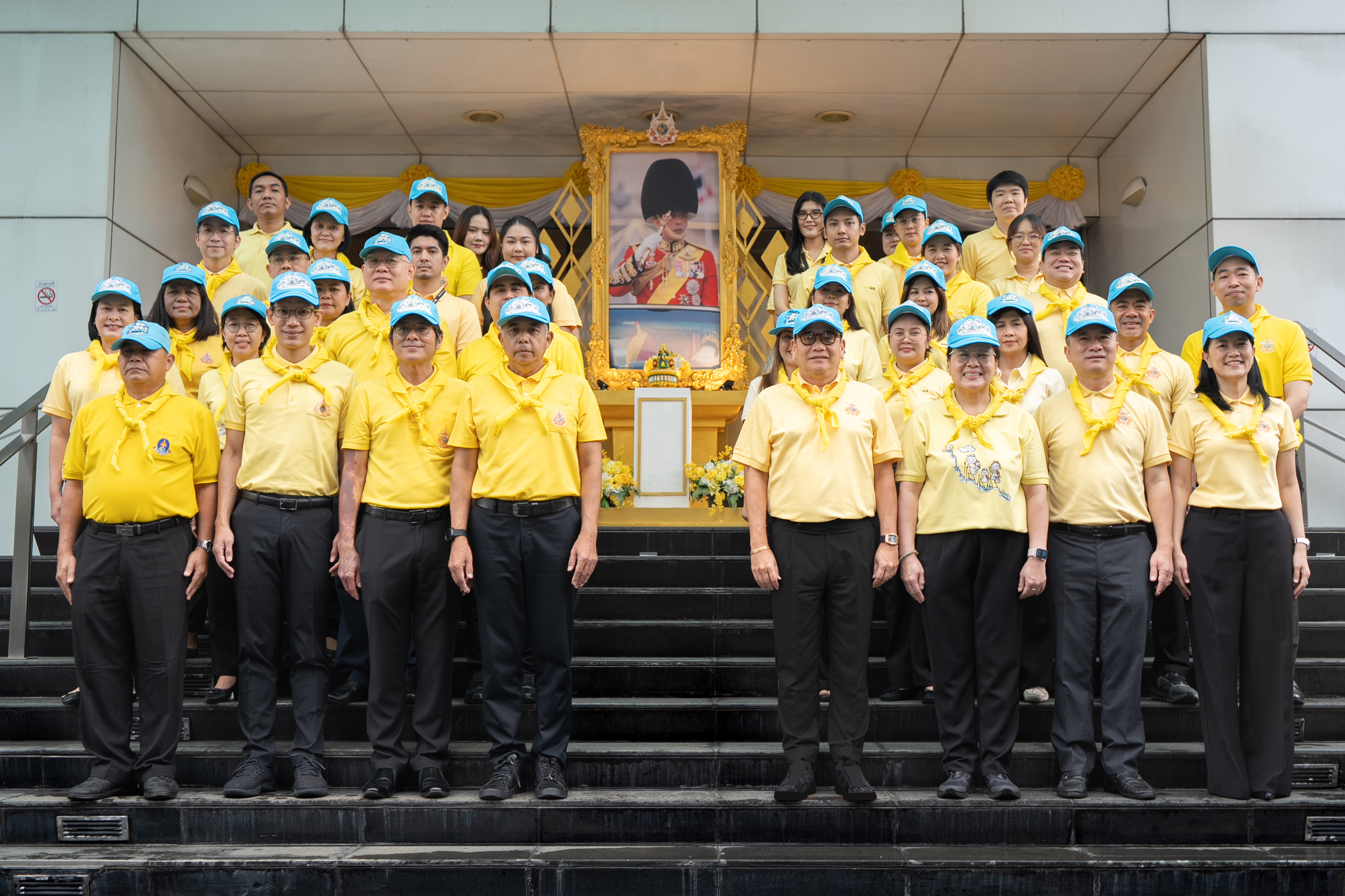 EXIM BANK ร่วมกับสำนักงานเขตพญาไทและพันธมิตรในชุมชนเขตพญาไท จัดกิจกรรมบริจาคโลหิต ถวายเป็นพระราชกุศล โอกาสมหามงคลเฉลิมพระชนมพรรษา พระบาทสมเด็จพระเจ้าอยู่หัว
