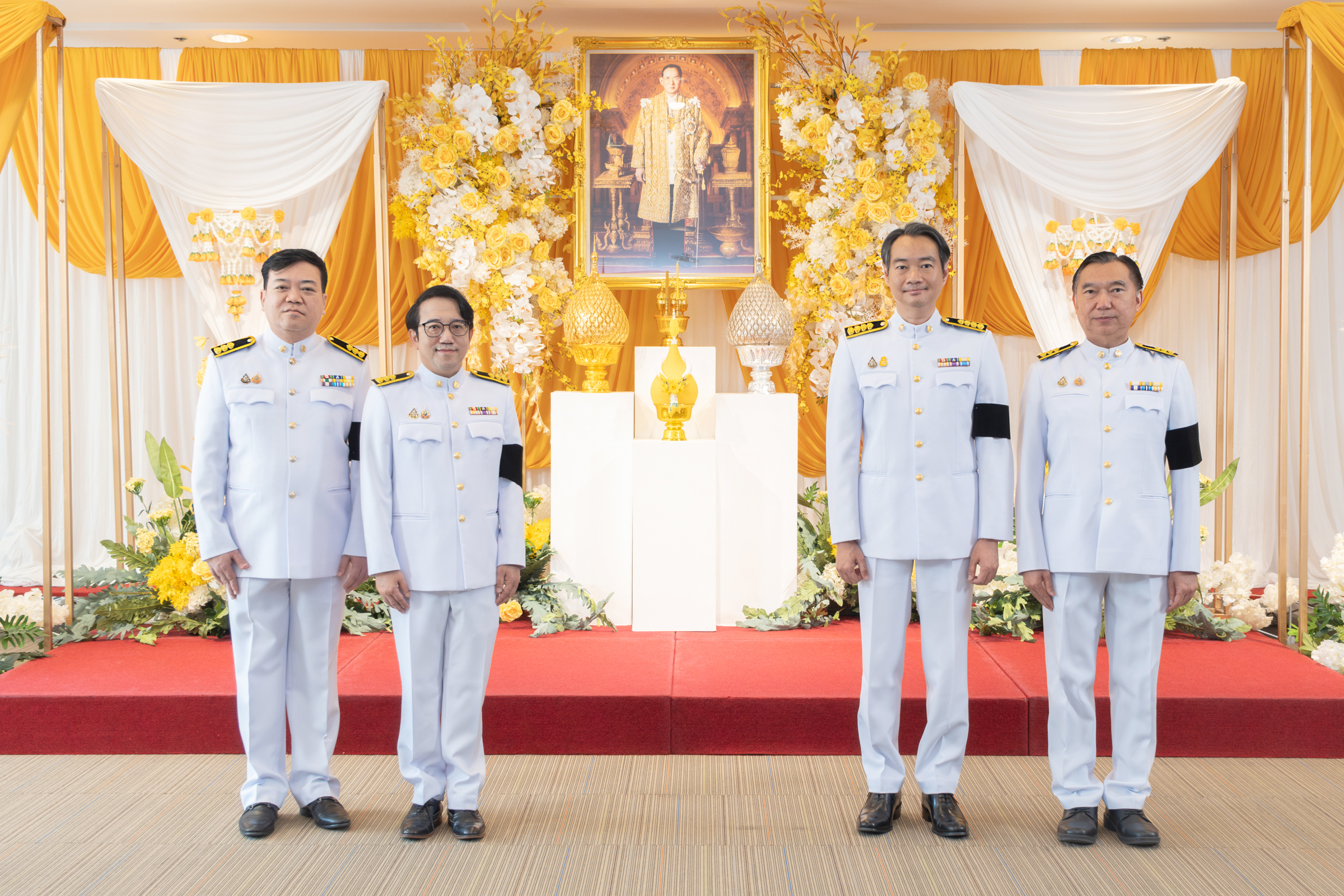 EXIM BANK น้อมรำลึกเนื่องในวันคล้ายวันพระบรมราชสมภพ พระบาทสมเด็จพระบรมชนกาธิเบศร มหาภูมิพลอดุลยเดชมหาราช บรมนาถบพิตร