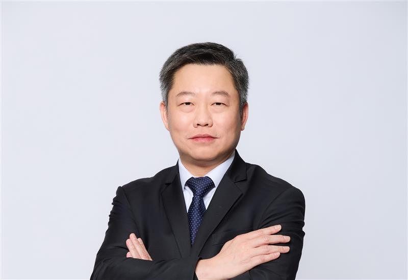 Mr. Daechapon  Lersuwanaroj