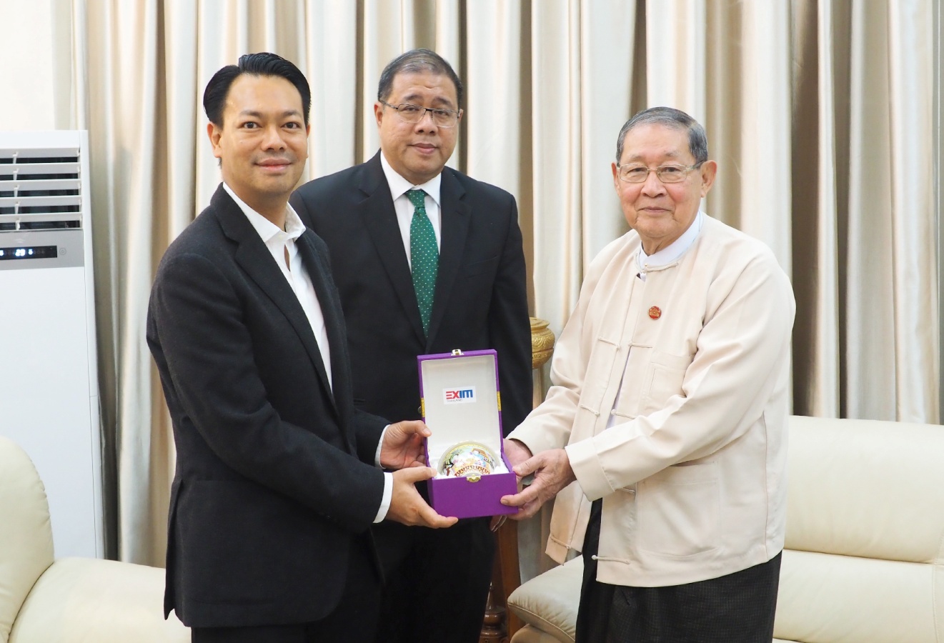 EXIM BANK เข้าเยี่ยมคารวะรัฐมนตรีว่าการกระทรวงวางแผนและการคลังของเมียนมา