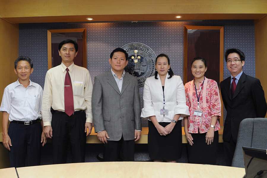 EXIM BANK พร้อมสนับสนุนการส่งออกผ้าไทยไปตลาดโลก