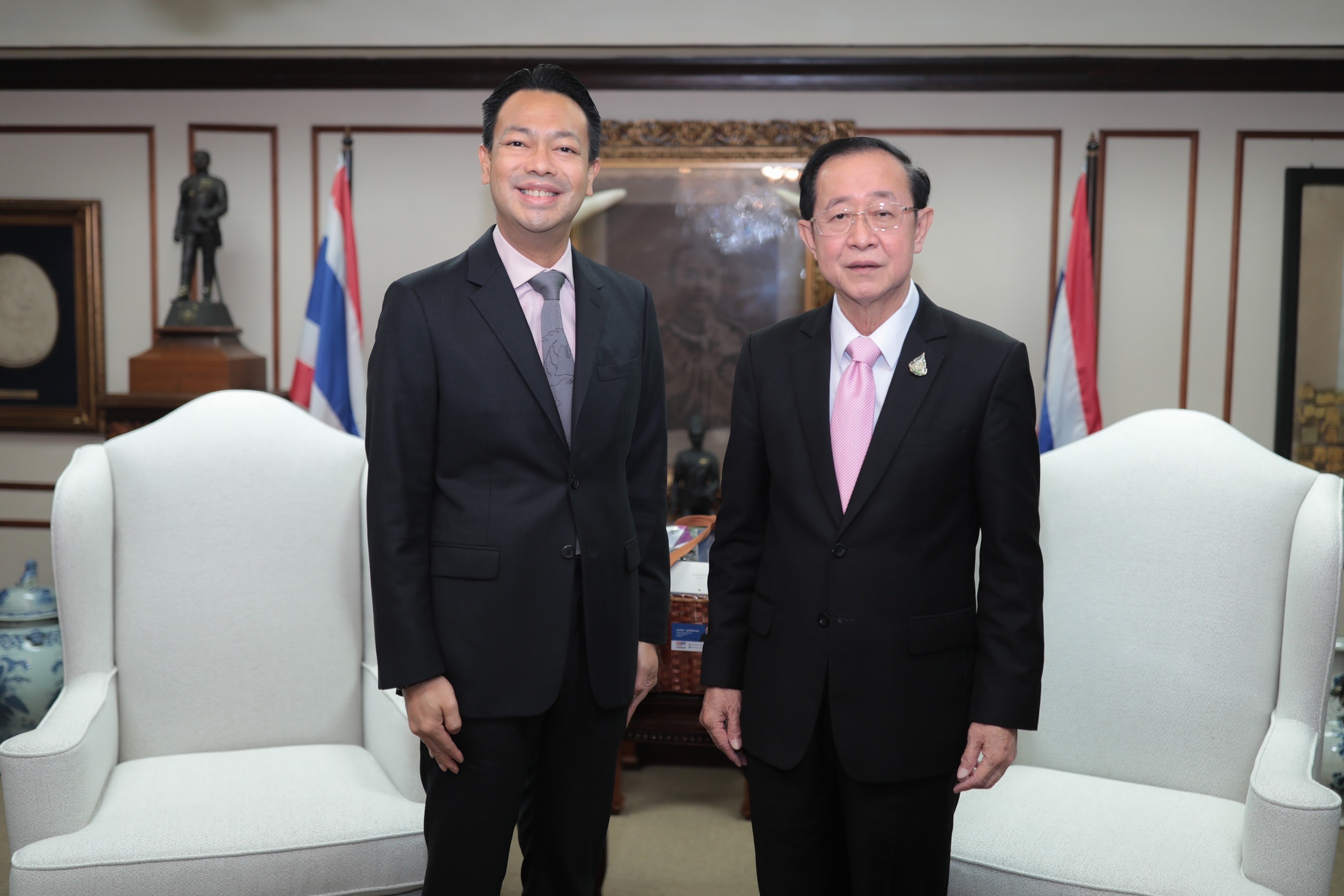 EXIM BANK สวัสดีปีใหม่ 2566 รัฐมนตรีว่าการกระทรวงการคลัง