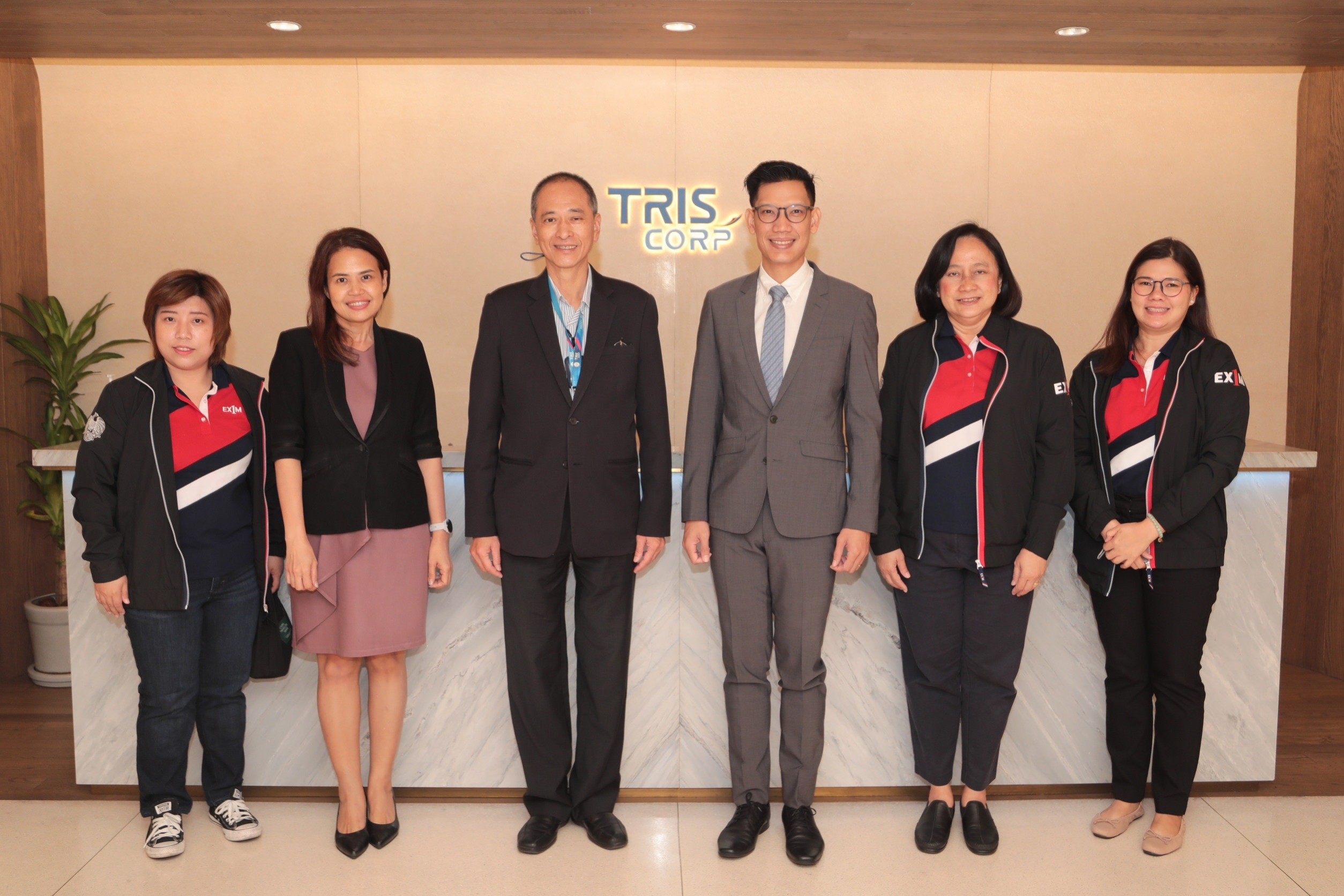 EXIM BANK สวัสดีปีใหม่ 2566 ทริส คอร์ปอเรชั่น