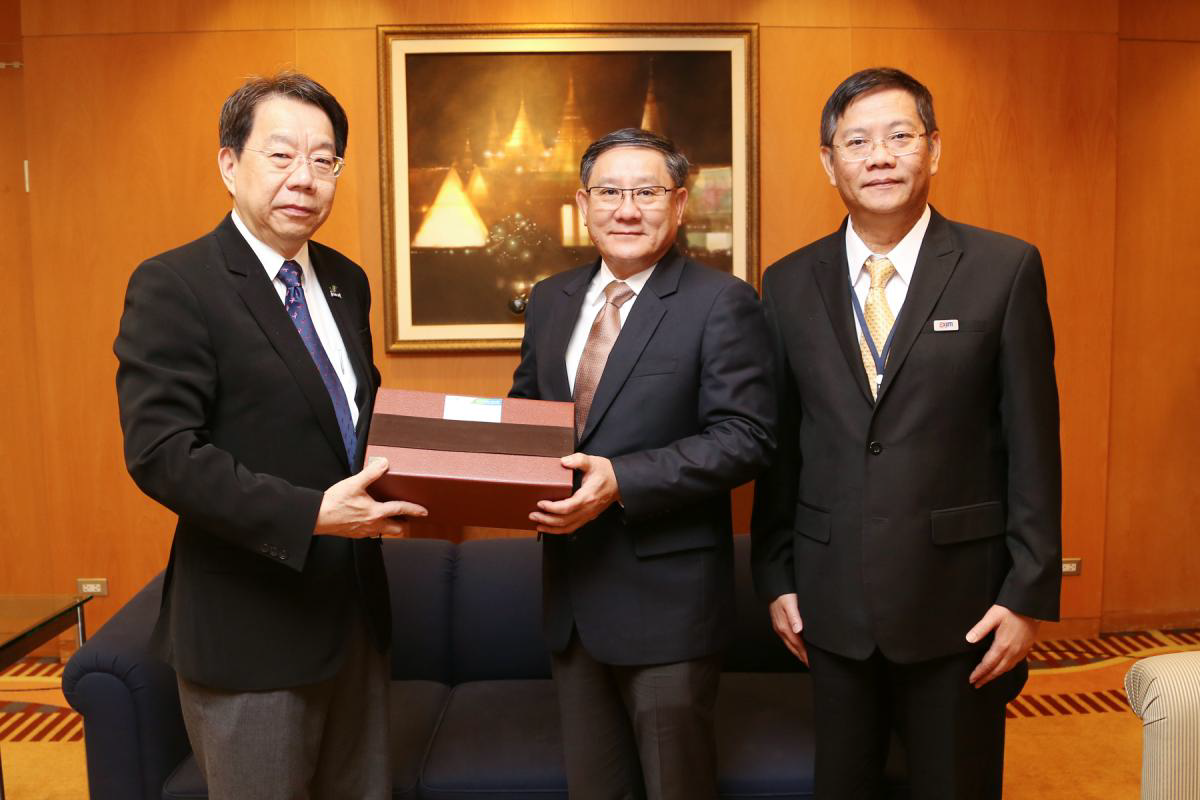 SME BANK ร่วมยินดี EXIM BANK ครบรอบ 22 ปี