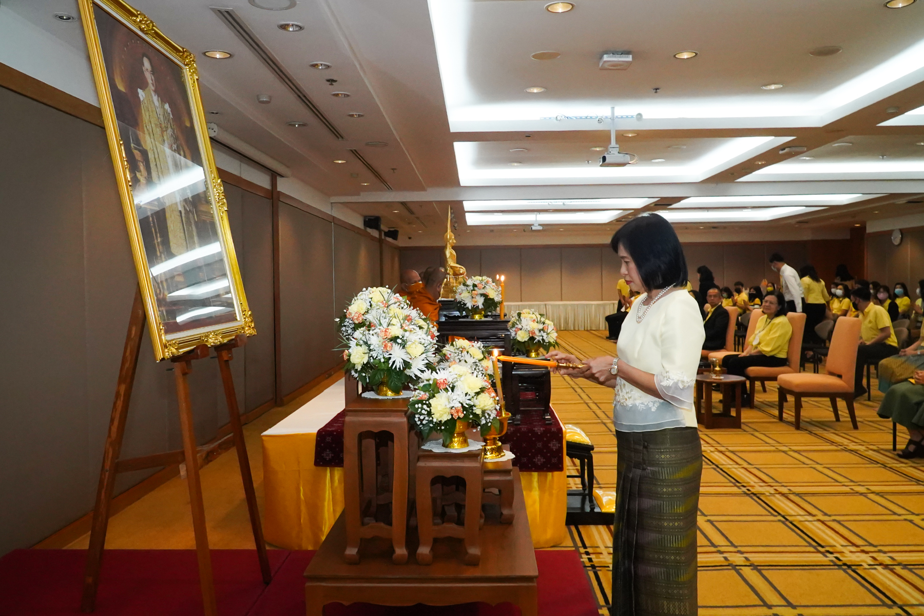 EXIM Thailand Holds Merit-making Ceremony to Mark  His Majesty King Bhumibol Adulyadej the Great’s Birthday